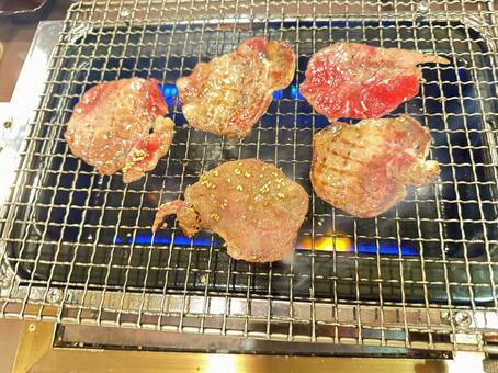 焼肉 塩タン 焼肉 塩タンの写真