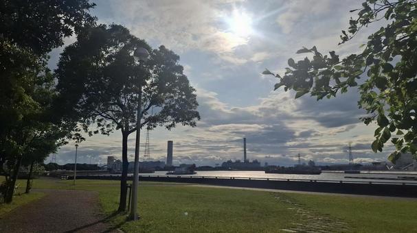公園散策 川が見える 公園散策 川が見えるの写真