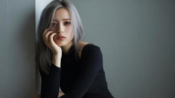 グレンヘアーの女性がこちらを見つめる グレンヘアーの女性がこちらを見つめるの写真