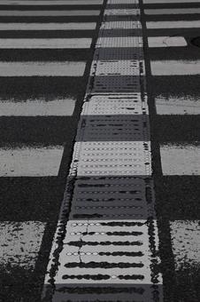 シマシマアート シマシマアート アート,横断歩道,点字の写真素材