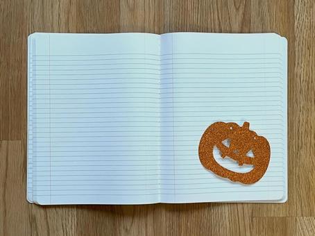 10月のイメージ、ハロウィンとノート ハロウィン,10月,ハロウィーンの写真素材