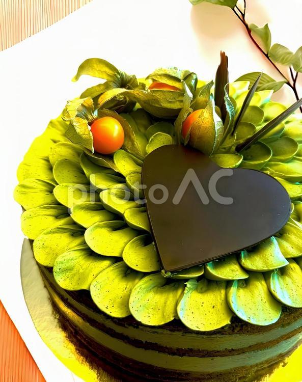 抹茶とほおずきのケーキ ケーキ,デコレーションケーキ,ホールケーキの写真素材