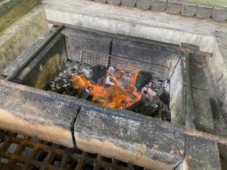 バーベキューの炭火 バーベキューの炭火 bbq,夏,アウトドアの写真素材