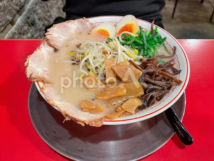 熊本ラーメン　トッピング 熊本ラーメン,とんこつラーメン,ご当地ラーメンの写真素材