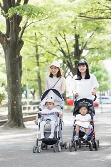 ママ友 母親 育児 ママ友 母親 育児 の写真