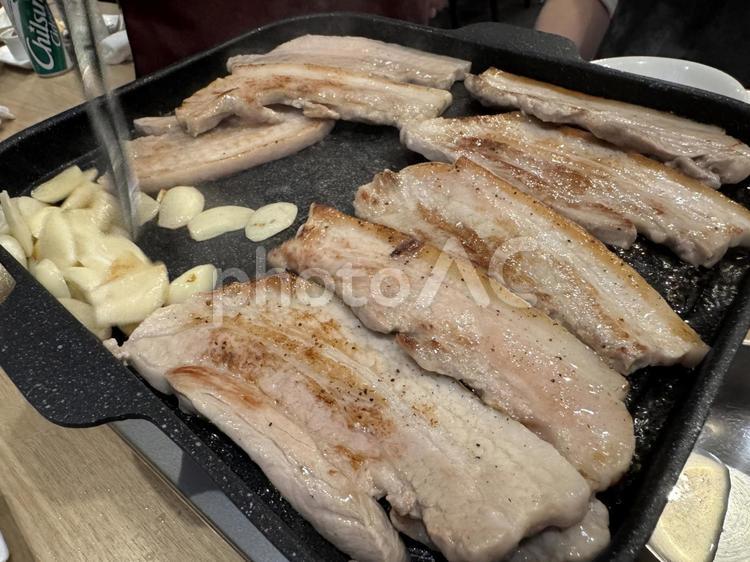 サムギョプサルの豚肉ロース サムギョプサル,豚肉,豚ロースの写真素材