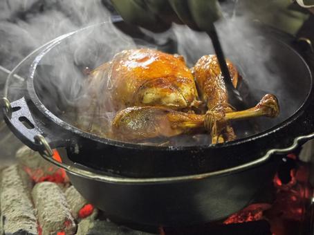 ダッチオーブン 七面鳥,ダッチオーブン,アウトドアの写真素材