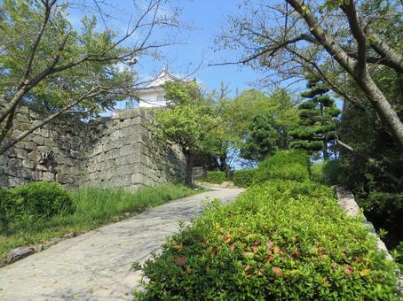 丸亀城 二の丸から天守 丸亀城 二の丸から天守 丸亀城,現存天守,高石垣の写真素材