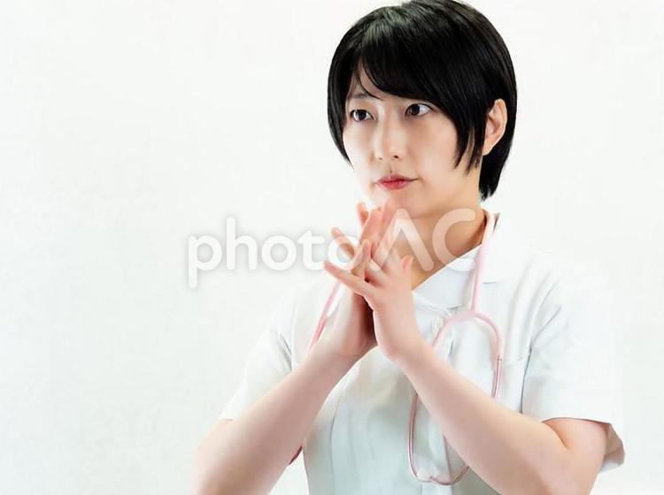 06：看護師のアップ【白バック】 ナース,看護師,看護婦の写真素材