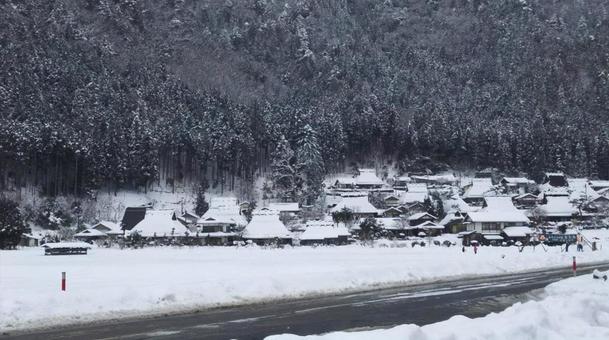 かやぶきの里 かやぶきの里,雪景色,京都の写真素材