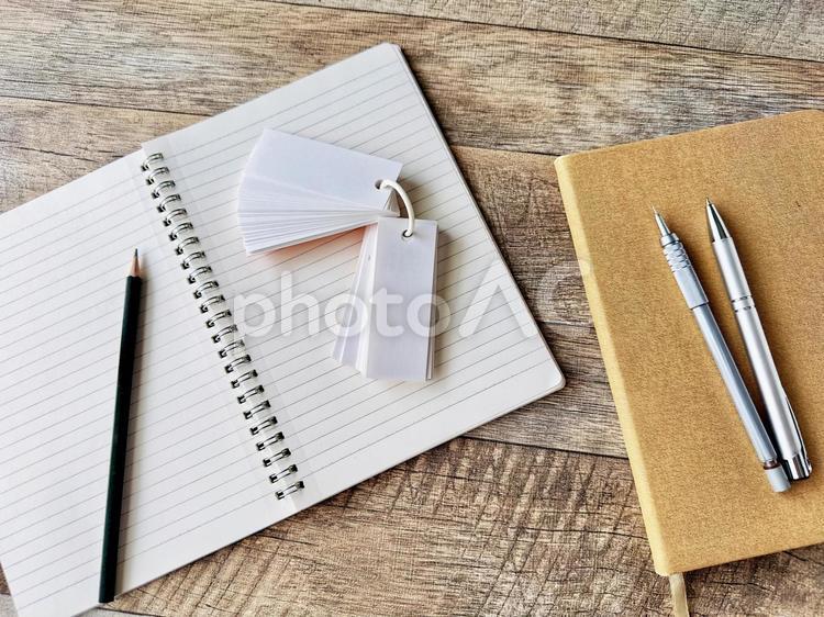 ノートと暗記カード　教育イメージ 教育,学習,試験勉強の写真素材