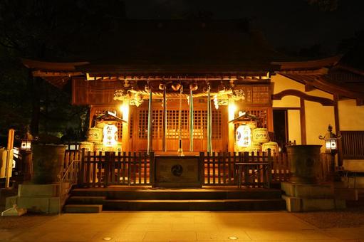 深夜の松戸神社、拝殿 神社仏閣,神社,必勝祈願の写真素材