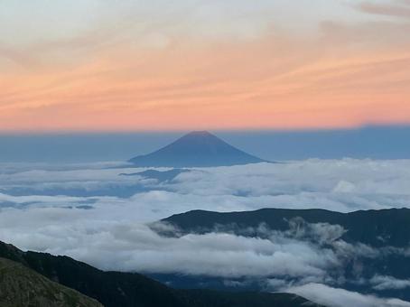夕暮れの富士山 夕暮れの富士山 富士山,日没,夕暮れの写真素材