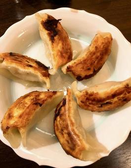 餃子 餃子の写真