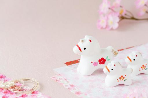午年の年賀状素材|白馬の親子と桜の花 午年の年賀状素材|白馬の親子と桜の花 午年,お正月,年賀状の写真素材