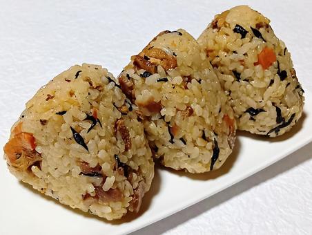 ひじき五目おにぎり ひじき五目おにぎり ひじき五目おにぎり,食べ物,料理の写真素材