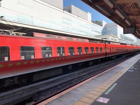 赤い列車 赤い列車 列車,駅,旅の写真素材