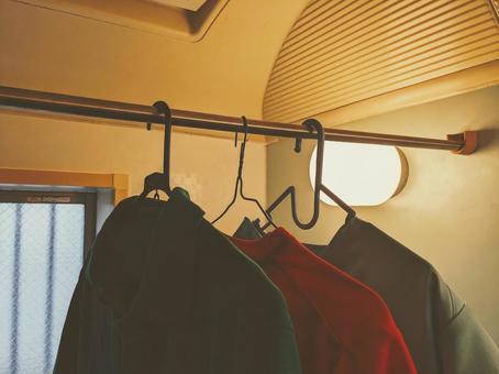 浴室内で干している洋服 浴室,脱衣場,乾燥機の写真素材