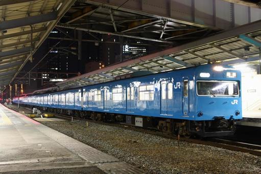 JR西日本、103系、阪和線への転属回送 jr,jr西日本,103系の写真素材