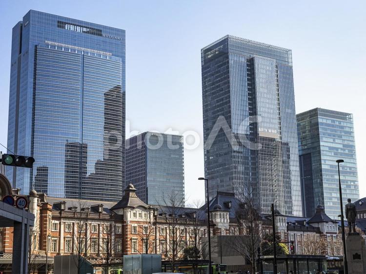 都市景観・東京駅・新旧風景の交錯 東京駅,jr東京駅,丸の内口の写真素材