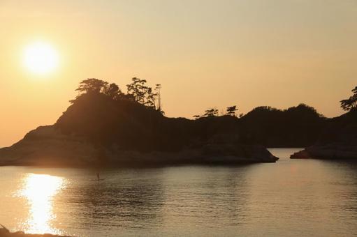西伊豆町堂ヶ島の美しい夕景 西伊豆町堂ヶ島の美しい夕景の写真