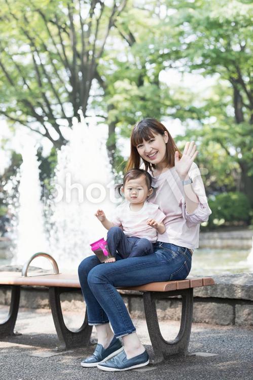 母親　育児　 公園,女性,人物の写真素材