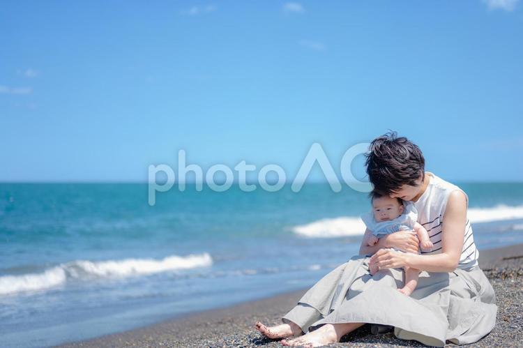 海と親子(その１１０) 夏,海,砂浜の写真素材