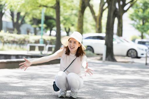 母親 育児 母親 育児 公園,男性,女性の写真素材