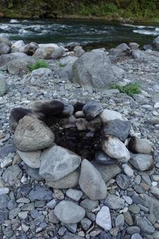焚き火の形跡 焚き火の形跡 焚火,キャンプ,バーベキューの写真素材