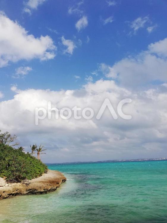海と空と島 海,空,晴れの写真素材