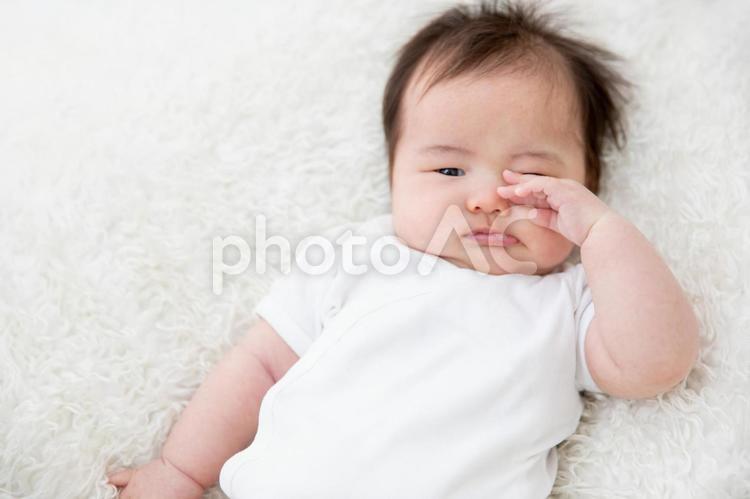 赤ちゃんのイメージ 赤ちゃん,眠い,赤ん坊の写真素材