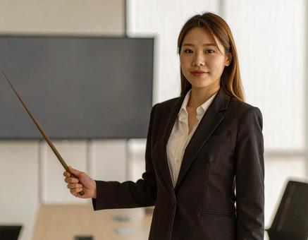 オフィスの女性の写真