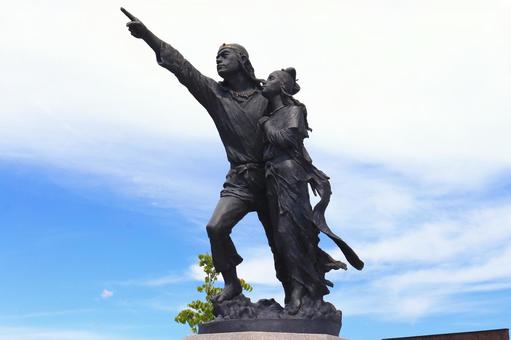 ヤマトタケル・オトタチバナヒメ像 ヤマトタケル・オトタチバナヒメ像 亀山駅,古事記,日本書記の写真素材