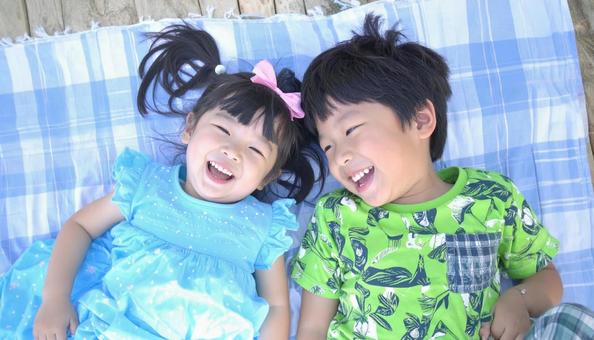 笑顔の子供たち 笑顔の子供たちの写真