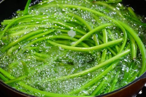 食材を煮る 食材を煮るの写真