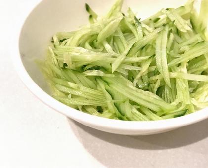 千切り胡瓜 千切り胡瓜 千切り胡瓜,千切りキュウリ,千切りきゅうりの写真素材