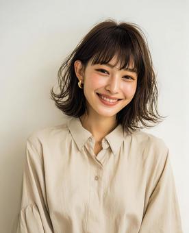 明るく微笑む、ナチュラルな日本人女性 明るく微笑む、ナチュラルな日本人女性の写真