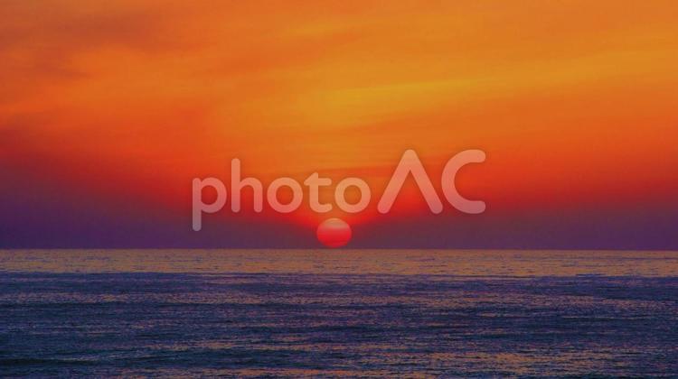 美しい海の夕焼け。 自然,夕焼け,水平線の写真素材