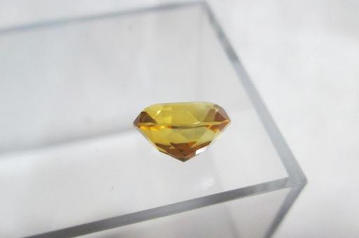 シトリンのルースの写真