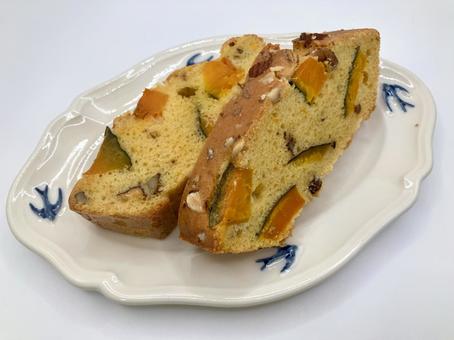 かぼちゃとナッツの米粉パウンドケーキ かぼちゃとナッツの米粉パウンドケーキ かぼちゃ,パウンドケーキ,お菓子の写真素材