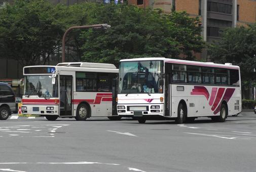 高速バス　路線バス　西工 夜行バス,高速バス,旅行の写真素材