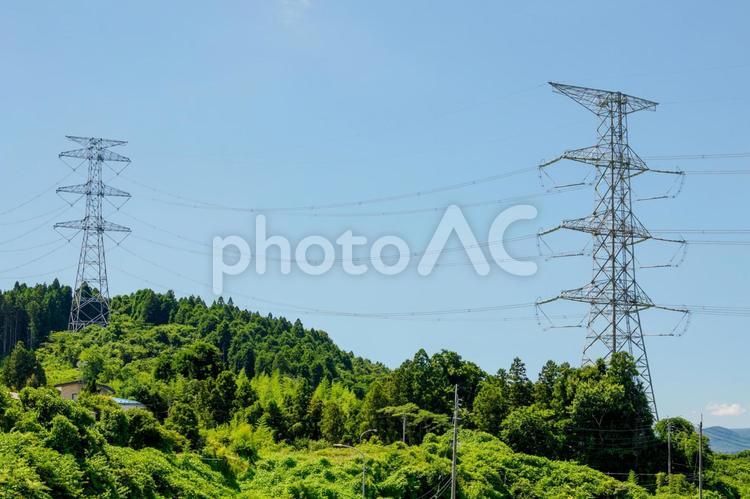 鉄塔のある風景ー夏⑼ 鉄塔,送電線,緑の写真素材