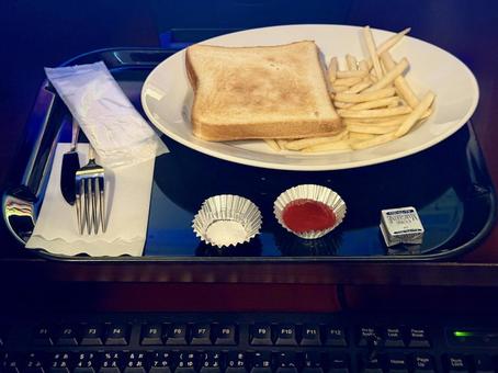 Internet cafe breakfast: toast and potatoes, JPG