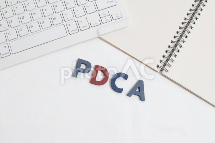 PDCAの文字とビジネス用品⑤ pdca,ビジネス,用語の写真素材