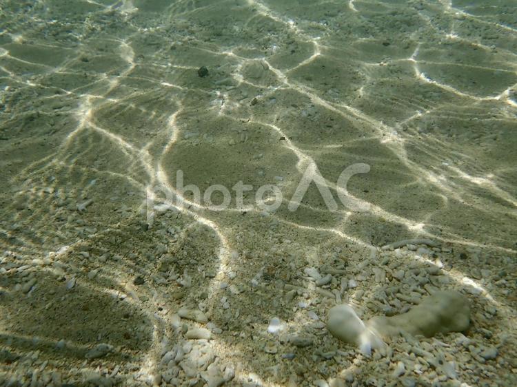 波紋の映る砂浜 海,スキューバダイビング,沖縄の写真素材