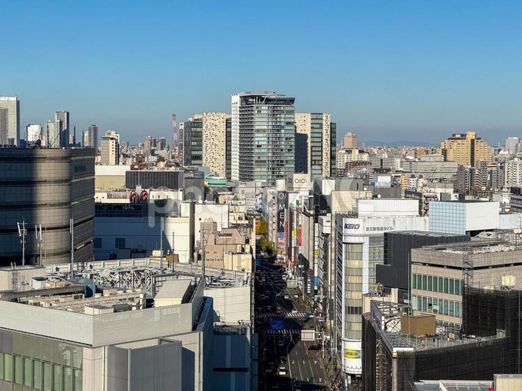 新宿高島屋から見た明治通り沿いの風景 新宿,眺望,明治通りの写真素材