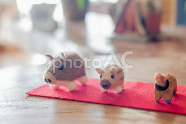 イノシシの置物 いのしし,イノシシ,猪の写真素材