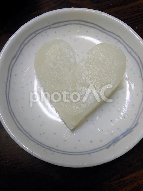 ハート型の大根 おしゃれな料理,おしゃれな野菜,おでんの写真素材
