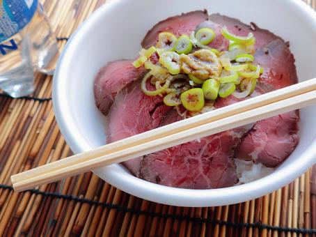 Photo, roast beef bowl, bowl items, rice, 