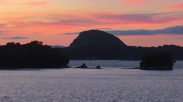 上天草 前島の夕焼け 上天草 前島の夕焼け 上天草,熊本県,天草の写真素材